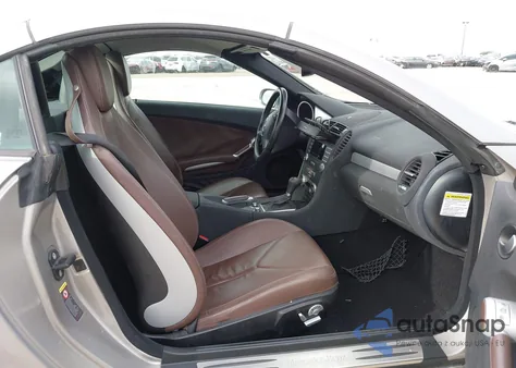 2005 Mercedes-Benz Slk 350 z USA, uszkodzony, nr VIN WDBWK56F05F026338